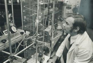 Dr. Murray fisher is directing research of diseases of the liver at the University of Toronto a graduate of the U of T, he did post-graduat work and research in Britain and the U.S. before returning to his alma mater. Recently the Canadian Hepatic Foundat