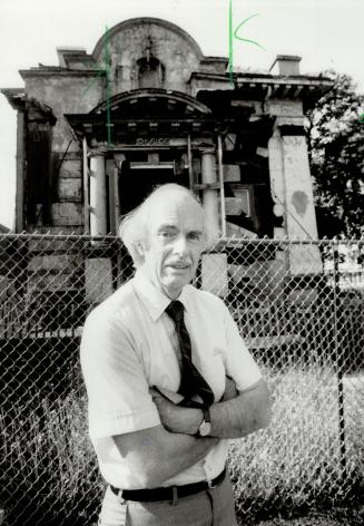 Avenue Rd. Landmark: Benvenuto Place is a fine example of postwar period, says William Greer, above, head of historic board's preservation division. Resident Peter Dennehy, left, likes the spacious rooms.