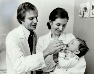Dr. Saul Greenberg prefers Sabin vaccine for Susan McElhinney-Behan's daughter, Kelly