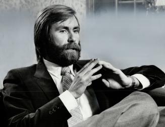 At 30, Rob Kelly was worth $20 million. In 10 minutes he lost his home, horses, club, hotel and oil company