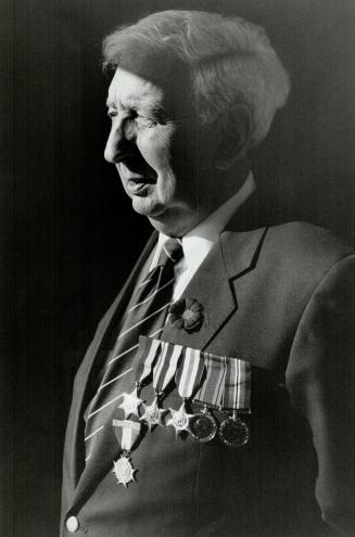 Jack Nissen: Man who risked his life to find out type of radar the Germans were using in World War II could win highest award.