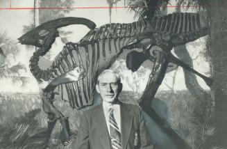 Loris Russell gathered world-class dinosaur finds such as old 'Par,' above