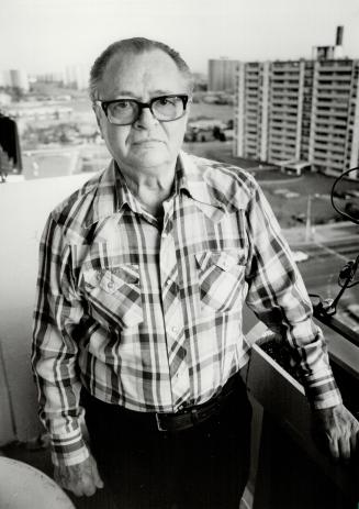 Leading the fight: Erwin Schaefer, 76, heads the tenants association for the apartment house at 100 York Gate Blvd