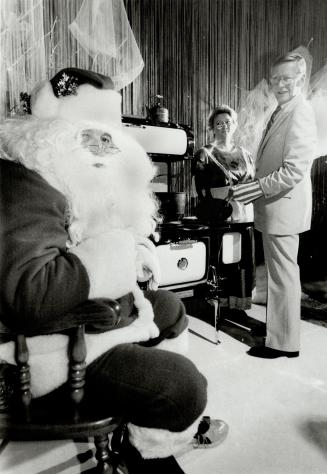 Hot sales: Santa and Mrs. Claus