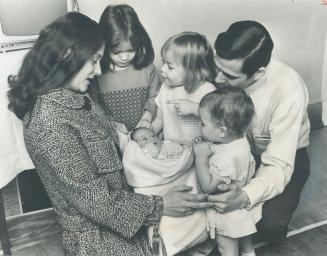 Pierre Elliott Trudeau' meets family