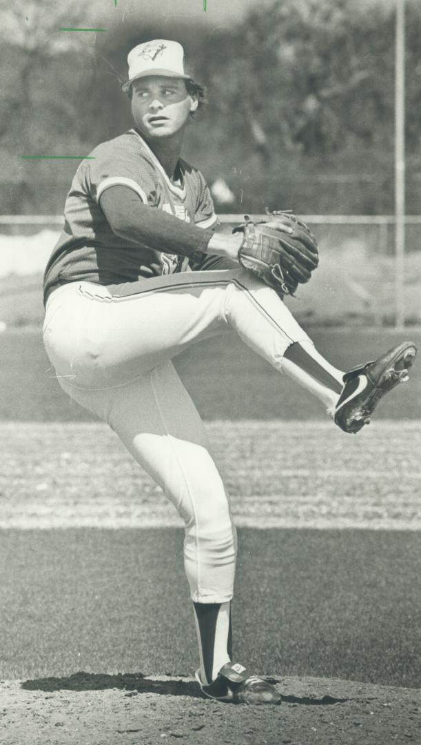 Jays beat Yankees 6-4. Jimmy Key earns 8th save