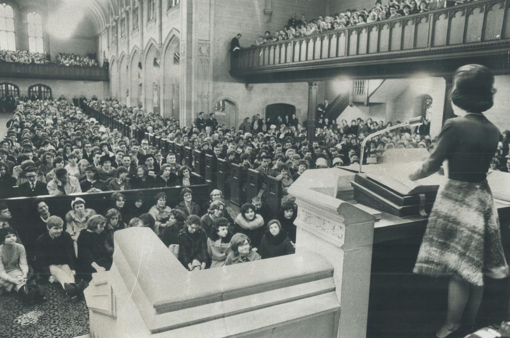 Packed pews in Yorkminster Park Baptist Church testify to the drawing power of Ann Landers, The Star's lovelorn columnist, as she spoke at a teenagers' temperance rally yesterday