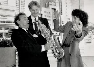 Blowing his horn: North York Mayor Mel Lastman joins Shawn Leari and Rena Singer-Gordon of the Canadian Diabetic Association in preparation for the kickoff of the agency's 1989 fundraising drive tomorrow in Mel's own square