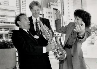 Blowing his horn: North York Mayor Mel Lastman joins Shawn Leari and Rena Singer-Gordon of the Canadian Diabetic Association in preparation for the kickoff of the agency's 1989 fundraising drive tomorrow in Mel's own square