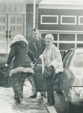 Marilyn Lastman (right), the wife of North York Mayor Mel Lastman, returns home yesterday from York-Finch General Hospital, where she had check-up after her release by kidnappers