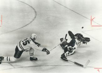 Jacques Lemaire won the race to the puck, tipping it over a sliding Mike Palmateer for Montreal's third goal