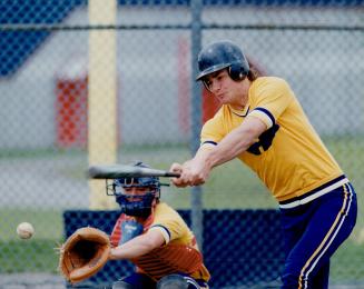 Eric Lindros plays baseball, too
