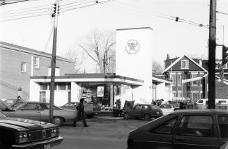 Texaco service station, College Street, northeast corner of Lansdowne Avenue, Toronto, Ont.