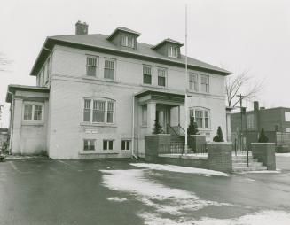 Municipal building at Long Branch (Toronto, Ont.)