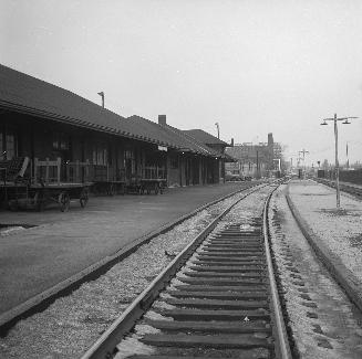Parkdale Station (C.P.R.), Queen St. W., south side, east of Dufferin St. looking north west. Toronto, Ont.