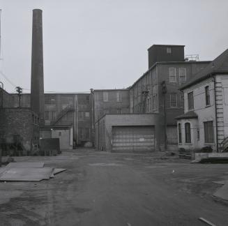 Laneway, west of Abell Street, looking north from Sudbury Street. Toronto, Ont.
