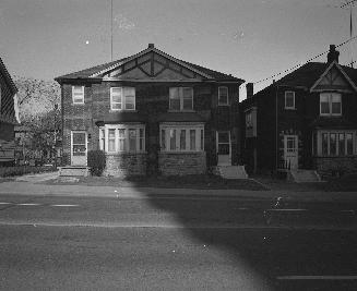 Davisville Avenue, looking north, west of Acacia Road, Toronto, Ontario. Image shows a two stor ...