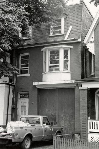 Palmerston Avenue, no. 53, east side, between Robinson Street and Dundas Street West, Toronto, Ontario.