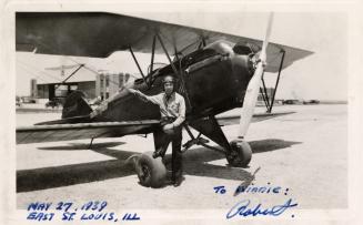 Photograph of Robert Shun Wong at Parks Air College dedicated to his sister Winnie