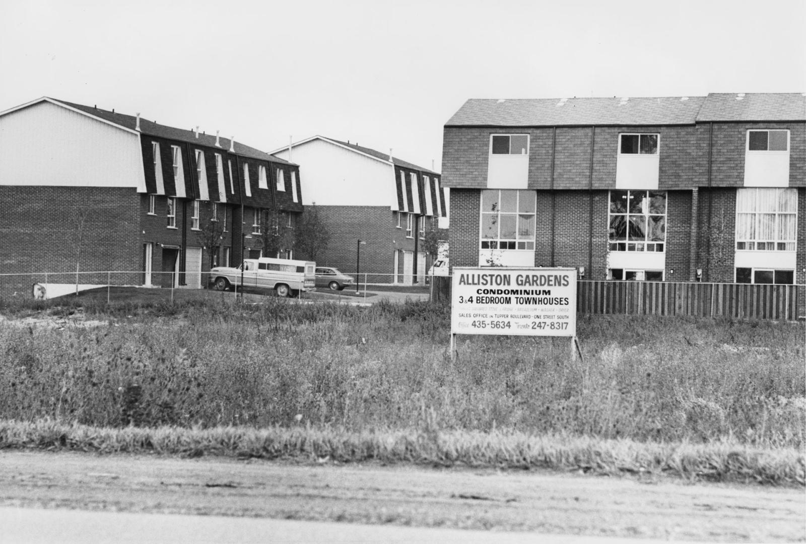 Alliston Gardens condominium townhouses, Alliston, Ontario