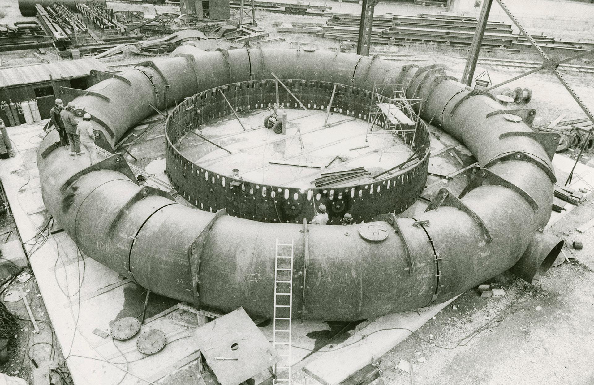 assembly-of-bustle-pipe-for-blast-furnace-at-dominion-bridge-company