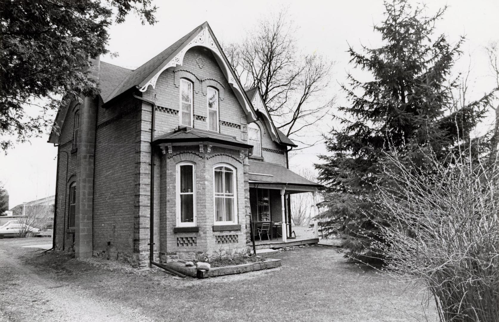 Former Presbyterian manse in Caledon East, Ontario