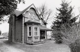 Former Presbyterian manse in Caledon East, Ontario