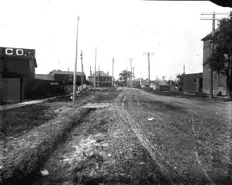 Railway crossing, Dundas Street, west side, north of Bloor