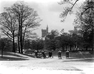 University College eastern gates