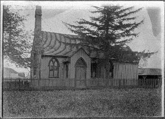 ST. BARNABAS' ANGLICAN CHURCH (1858-1912), Ellerbeck St., east side, between Pretoria Avenue & Butternut St