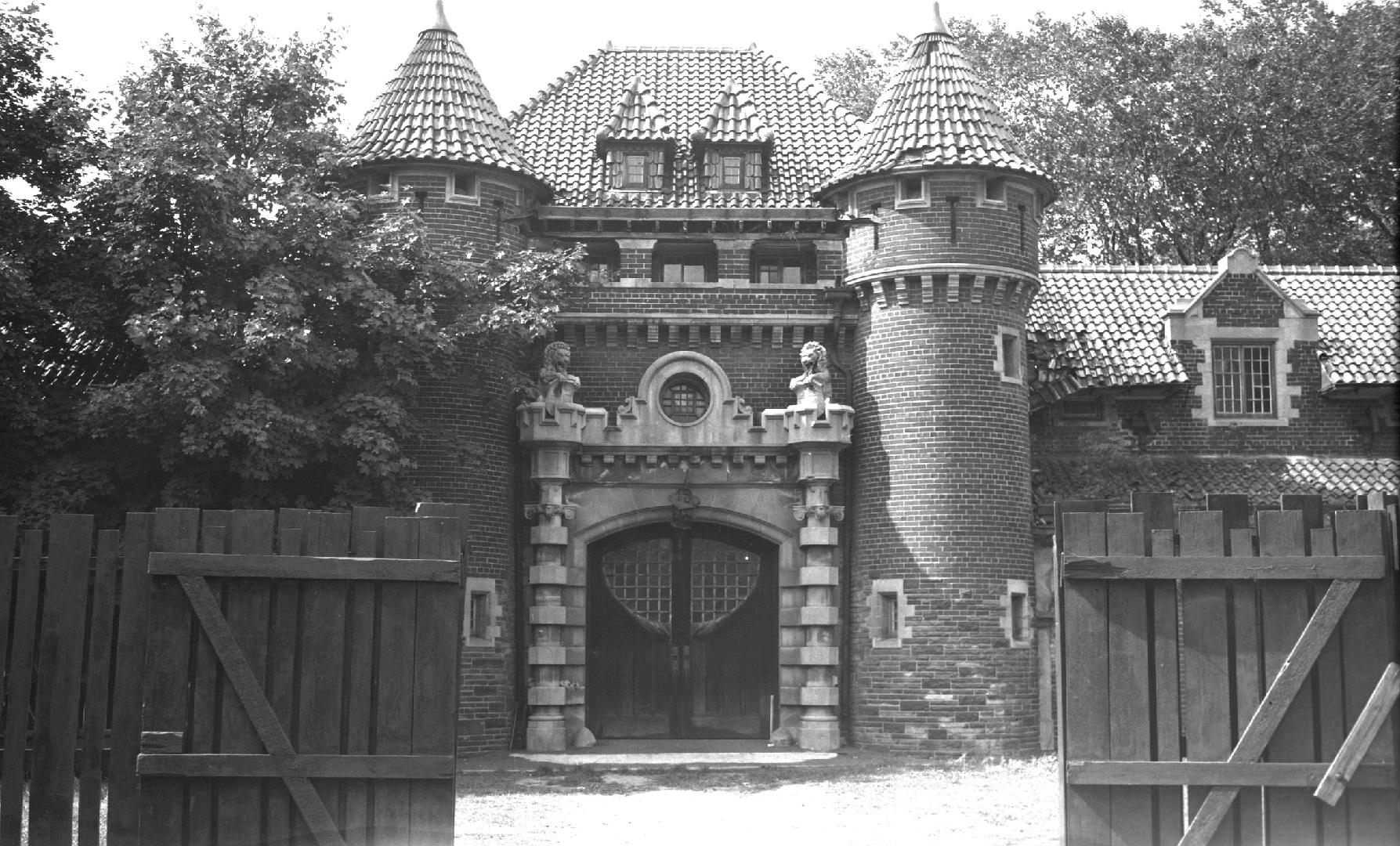 Image shows the gates of Casa Loma.