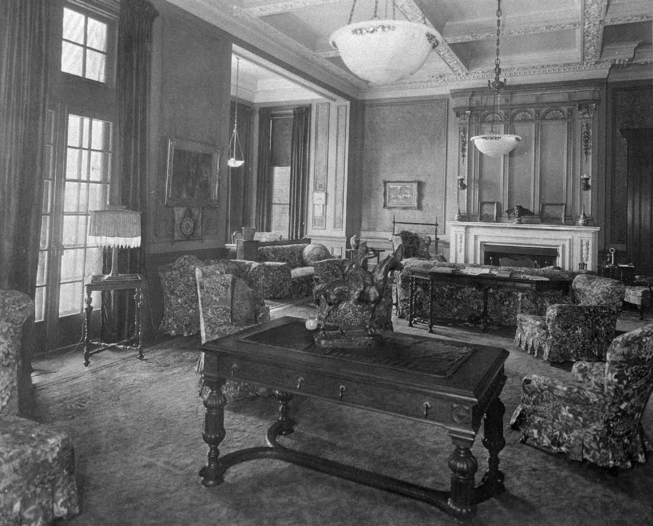 Image shows an interior of a morning room.