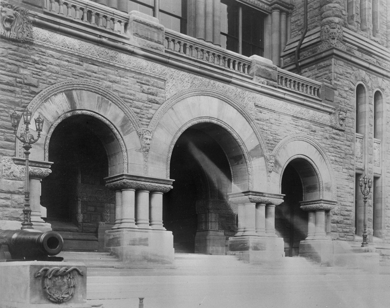 Parliment Buildings (1893), main entrance