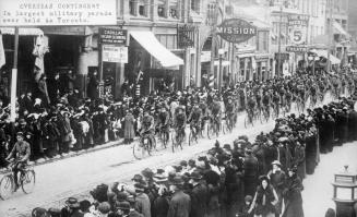 World War, 1914-1918, parade of troops before leaving, Yonge Street, looking south, south of Gerrard St