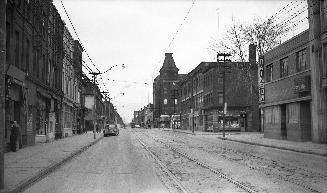 Yonge Street, College to Bloor Streets, looking north from south of Dundonald St