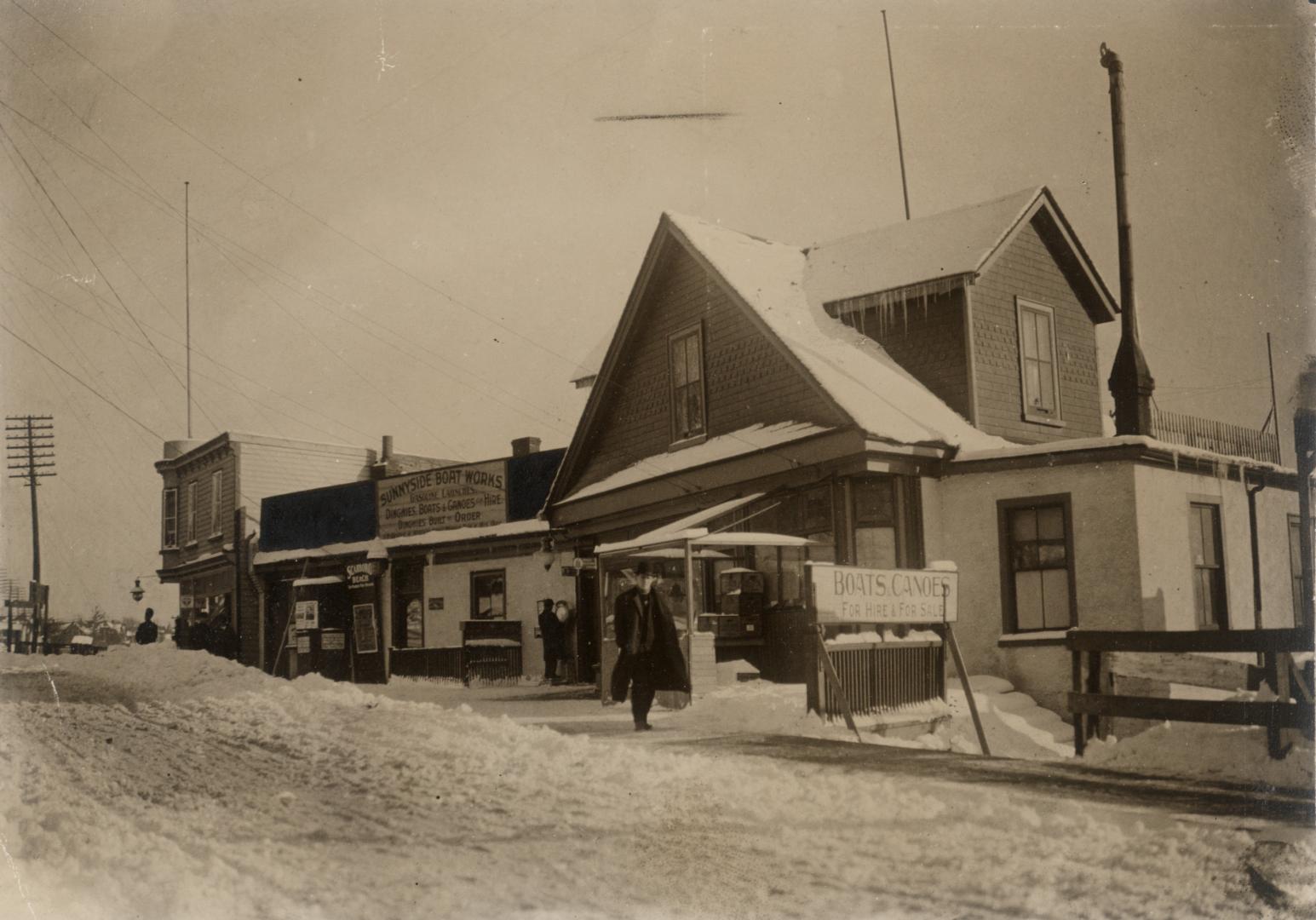 Lake Shore Road, south side, looking e