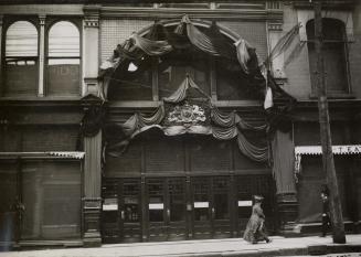Edward VII, Decorations Mourning Death, on T