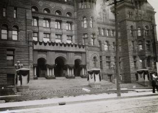 Edward VII, Decorations Mourning Death, on City Hall (1899-1965)