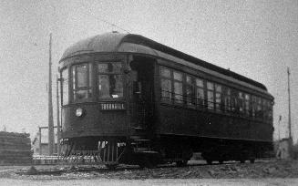 Image of old-fashioned streetcar