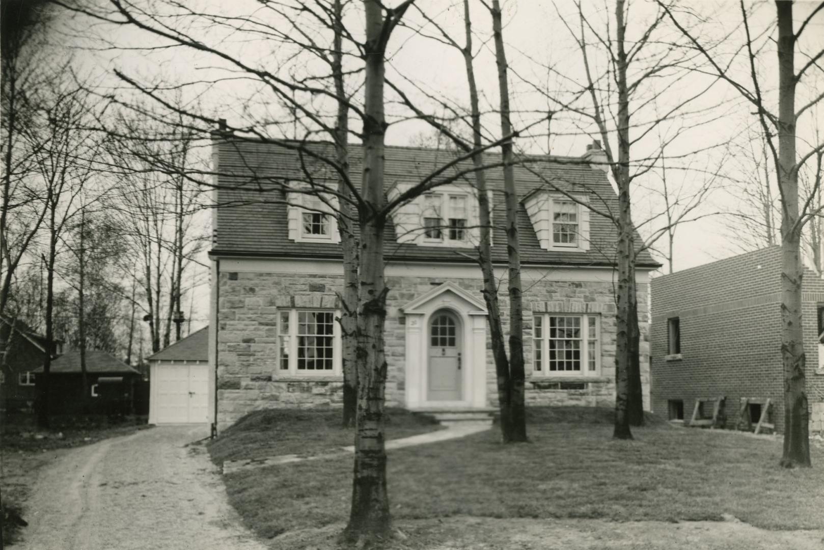 House, Royal York Road., west side, betwest Birchview & White Oak Blvds (#964)