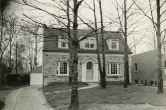 House, Royal York Road., west side, betwest Birchview & White Oak Blvds (#964)