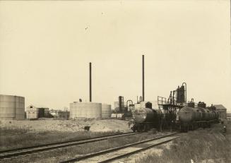 Tank cars and oil storage tanks, Port Lands