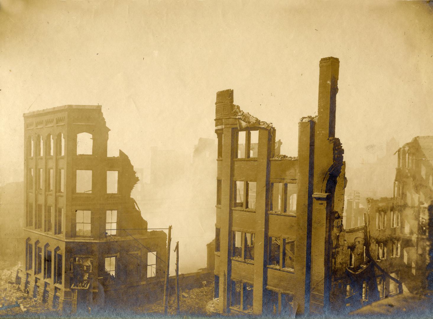 Fire (1904), Bay St., west side, looking s.west from north of Wellington St. West, Toronto, Ontario