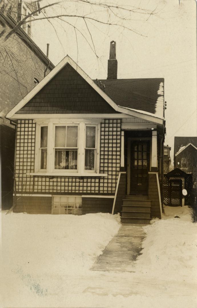 House, Westmoreland Avenue, east side, between Northumberland & Shanly Streets