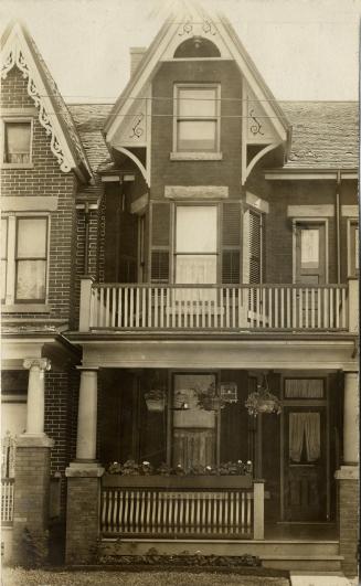 House, Foxley St., south side, e. of opposite Grove Avenue