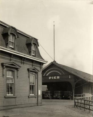 Yonge Street Wharf, Esplanade E