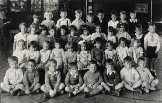 Park Public School, Shuter St., north side, between Sackville Green & Blevins Place, Interior, kindergarten