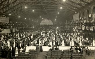 World War, 1914-1918, dinner for returned troops, at Armouries, University Avenue
