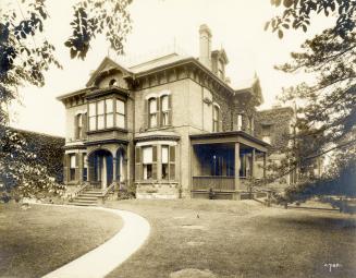 Historic photo from 1932 - Sir William Mulock house at 71 Avenue Road Between Yorkville and Webster Ave. in Yorkville