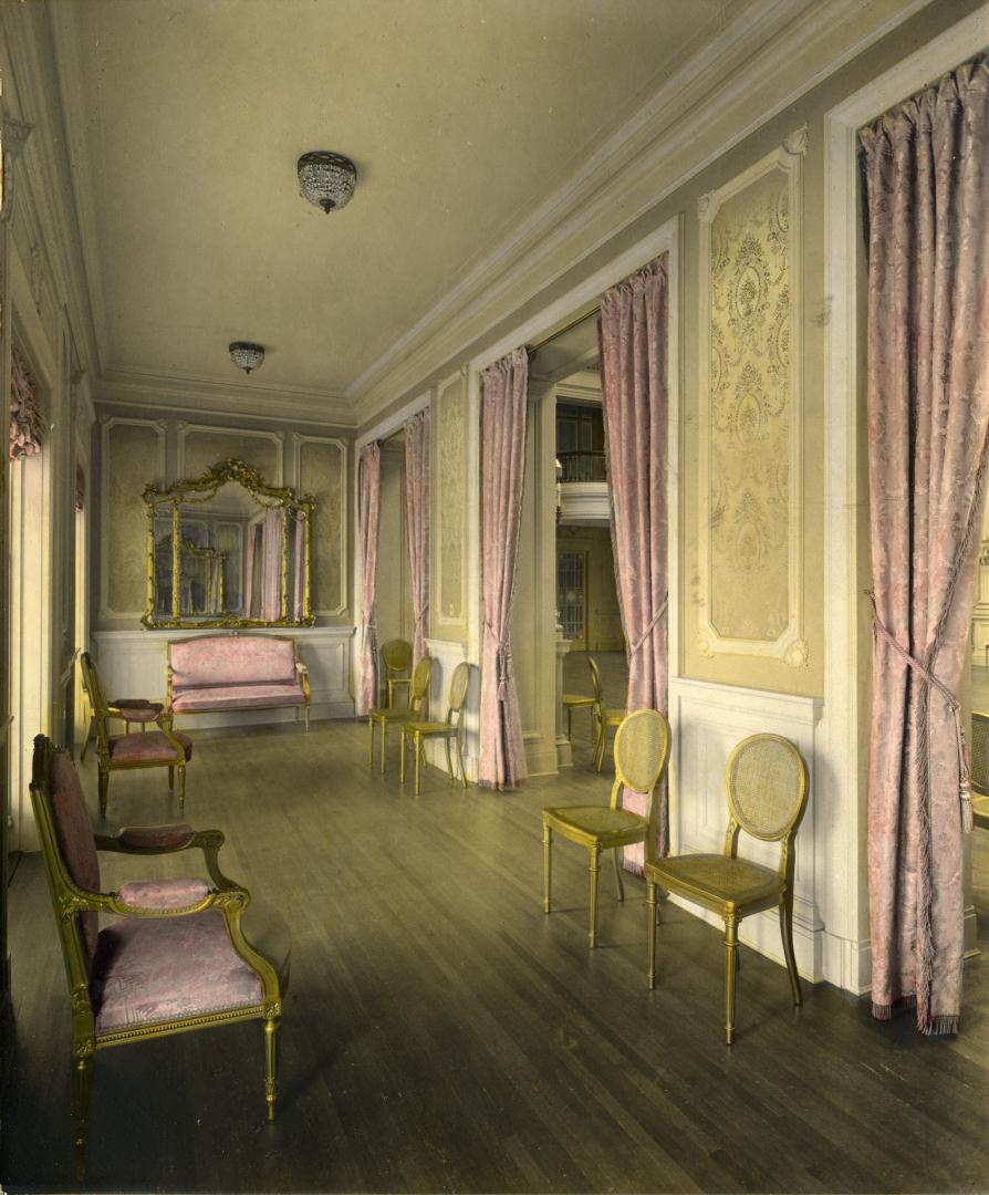 Image shows an interior of the alcove of the ballroom.